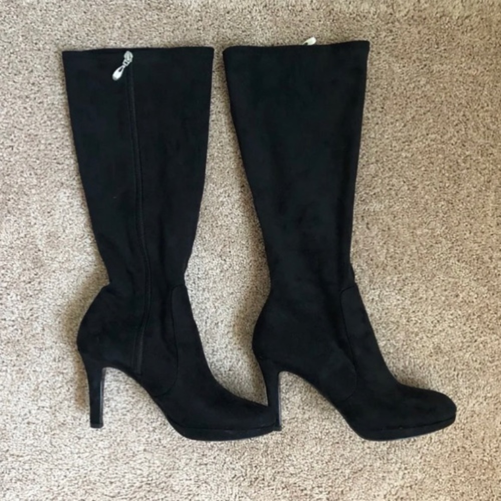 SOLD🚫Tahari Boots